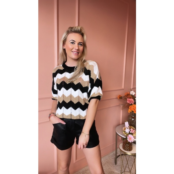 Faux leather short