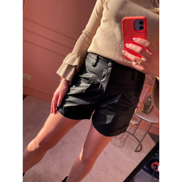 Faux leather short