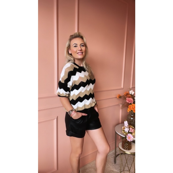 Faux leather short