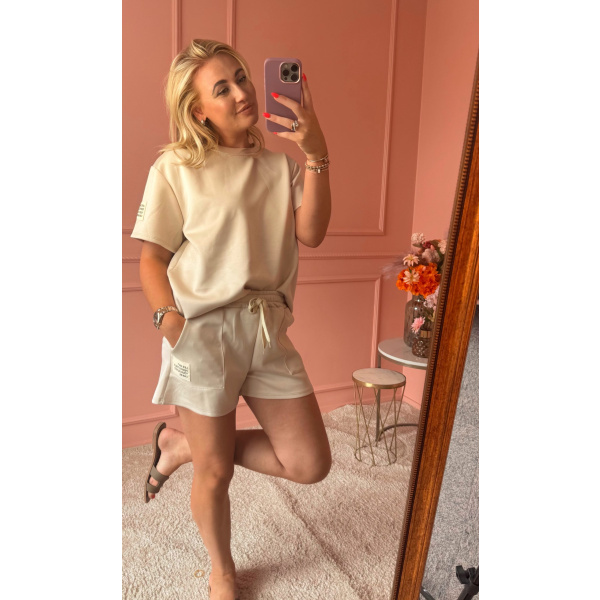 Short 2 piece beige