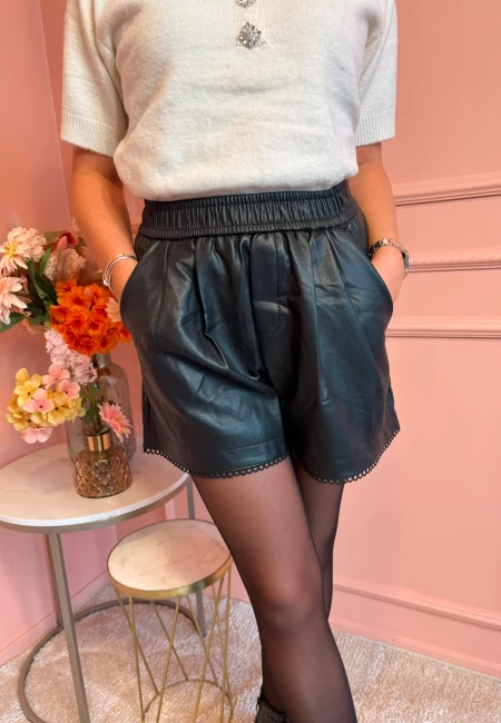 PU leather short